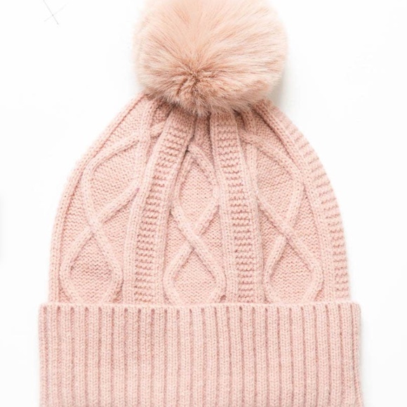 Chunky Cable Knit Hat With Pom Pom In Pink NEVER WORN - Picture 1 of 1